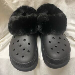 Black Faux Fur Lined Crocs. Unisex Men's size 10/Women's size 12